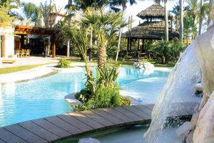 installer-local-technique-piscine-debordement-morana