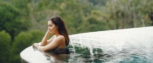 tout-savoir-integrer-fontaine-cascades-jet-piscine